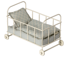 Lade das Bild in den Galerie-Viewer, Kinderbett, Mikro - Blau und Rosa