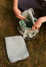 Lade das Bild in den Galerie-Viewer, Steckenpferd Zubehör - Putztasche, verschd. Farben