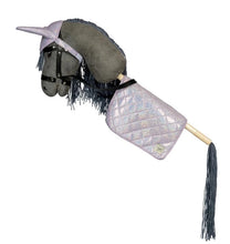 Lade das Bild in den Galerie-Viewer, Steckenpferd Sattelunterlage-Set, verschd. Farben