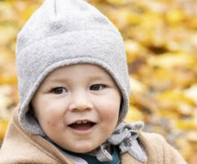 Lade das Bild in den Galerie-Viewer, Walkmütze - Disana Original - weich und warm, versch. Farben