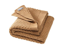 Lade das Bild in den Galerie-Viewer, Waben-Strickdecke - Disana Original - weich und warm, versch. Farben