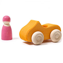 Lade das Bild in den Galerie-Viewer, Holzauto kleines Cabrio mit Männchen ab 1 Jahr
