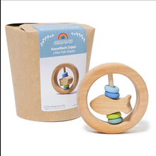 Lade das Bild in den Galerie-Viewer, Greifling und Rassel Fisch ab 0 Monaten