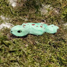 Lade das Bild in den Galerie-Viewer, Wudimals Schlange Holzfigur