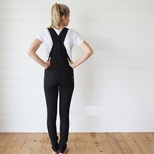 Lade das Bild in den Galerie-Viewer, The Jetset