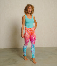 Lade das Bild in den Galerie-Viewer, Spirit of Om Yoga-Leggings Indian Spirit
